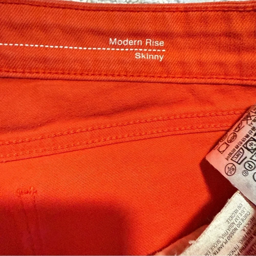 Levi's Women's Mid-Rise Skinny Colored Stretch Casual Jeans in Coral Size 31